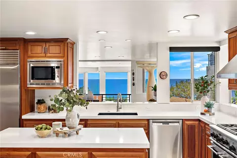 Kitchen - 2166 Ruby Pl, Laguna Beach, CA 92651 photo 2 of 2