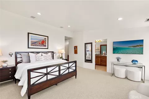 Bedroom - 2166 Ruby Pl, Laguna Beach, CA 92651 photo 2 of 3