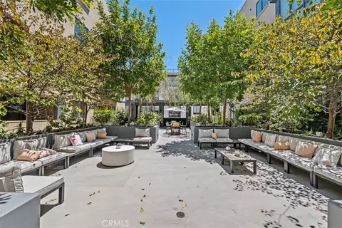 Exterior - 39 S Los Robles Ave #6020, Pasadena, CA 91101 photo 4 of 5