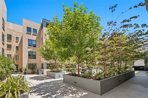 Exterior - 39 S Los Robles Ave #6020, Pasadena, CA 91101 photo 5 of 5