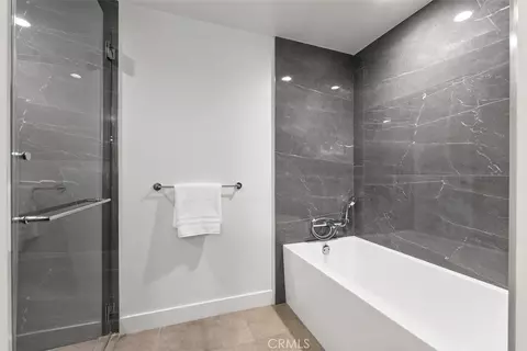 Bath - 39 S Los Robles Ave #6020, Pasadena, CA 91101 photo 4 of 5