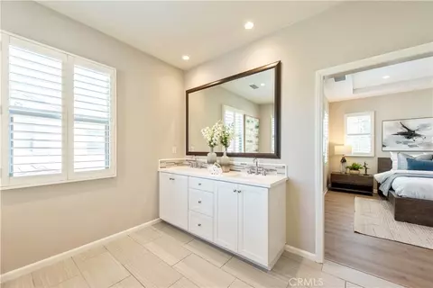 Entry Way - 146 Rotunda, Irvine, CA 92620 photo 2 of 4