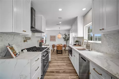 Kitchen - 4155 Keever Ave, Long Beach, CA 90807 photo 3 of 3