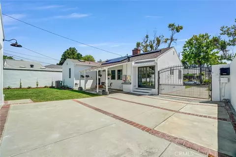 Exterior - 4155 Keever Ave, Long Beach, CA 90807 photo 7 of 8