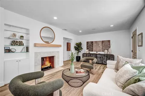 Living - 4155 Keever Ave, Long Beach, CA 90807 photo 1 of 2