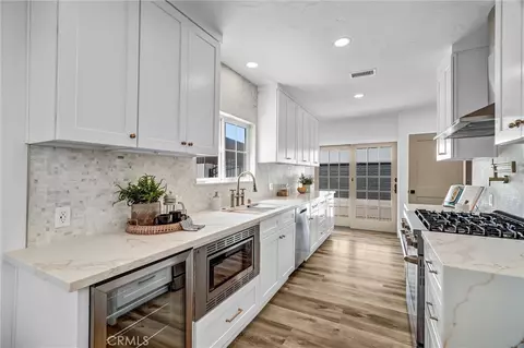 Kitchen - 4155 Keever Ave, Long Beach, CA 90807 photo 1 of 3