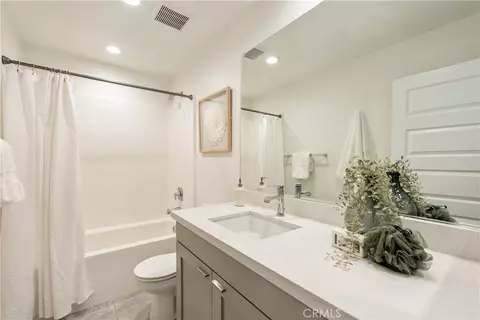 Bath - 2870 N Glassell, Orange, CA 92865 photo 7 of 7