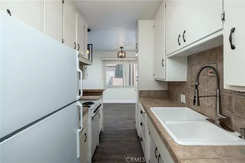 Kitchen - 6911 E Seaside, Long Beach, CA 90803 photo 5 of 5