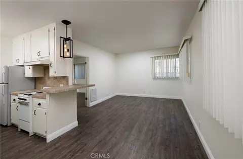 Living - 6911 E Seaside, Long Beach, CA 90803 photo 2 of 3
