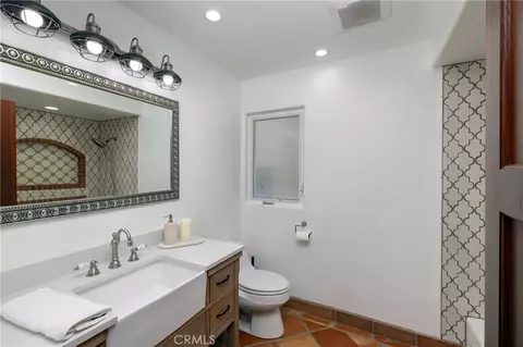 Bath - 6911 E Seaside, Long Beach, CA 90803 photo 1 of 4