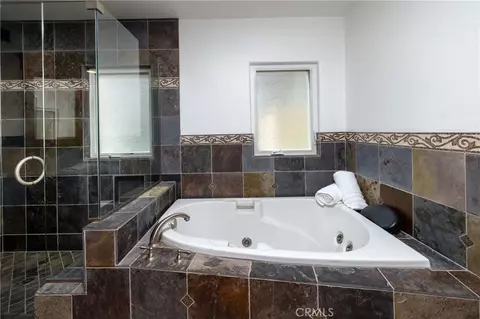 Bath - 6911 E Seaside, Long Beach, CA 90803 photo 3 of 4