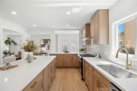 Kitchen - 9111 S Halldale Ave, Los Angeles, CA 90047 photo 3 of 5