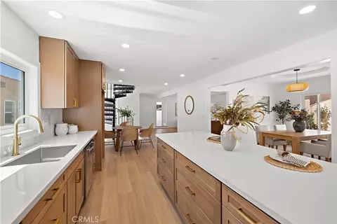 Kitchen - 9111 S Halldale Ave, Los Angeles, CA 90047 photo 2 of 5