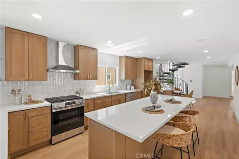 9111 S Halldale Ave, Los Angeles, CA 90047