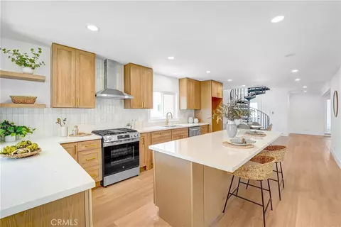 9111 S Halldale Ave, Los Angeles, CA 90047