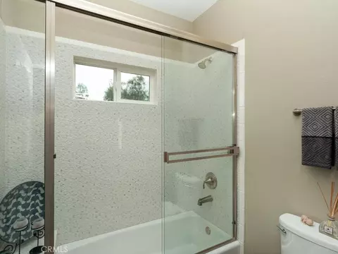 Bath - 1406 Devin, Fallbrook, CA 92028 photo 4 of 5