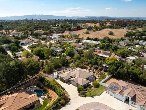 View/Area - 1406 Devin, Fallbrook, CA 92028 photo 3 of 19