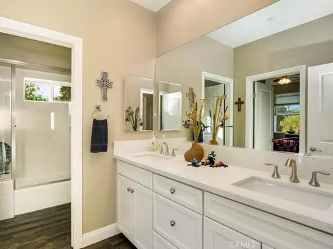 Bath - 1406 Devin, Fallbrook, CA 92028 photo 3 of 5