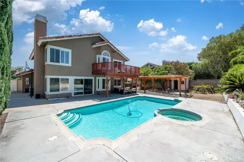 Exterior - 919 W 14th St, Upland, CA 91786 photo 5 of 10