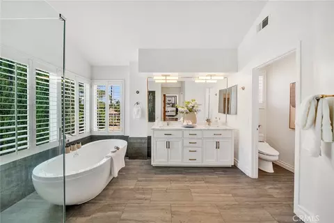 Bath - 919 W 14th St, Upland, CA 91786 photo 2 of 6
