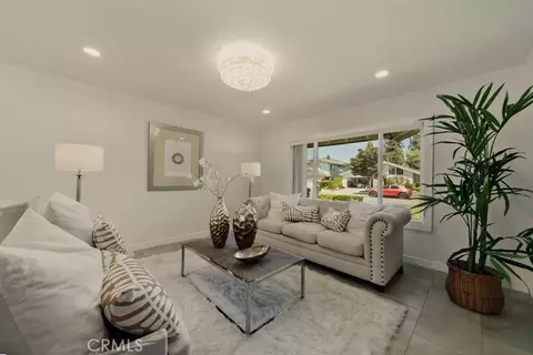 Living - 14532 Westfall Rd, Tustin, CA 92780 photo 2 of 4