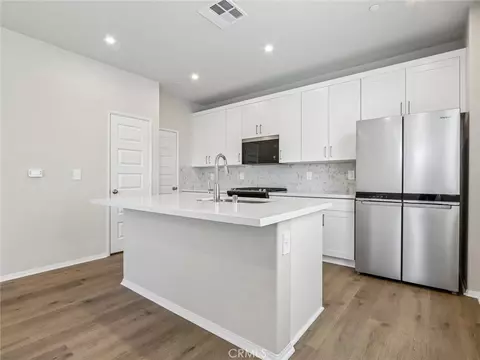 Kitchen - 40118 Campos Elegantes, Temecula, CA 92591 photo 2 of 5