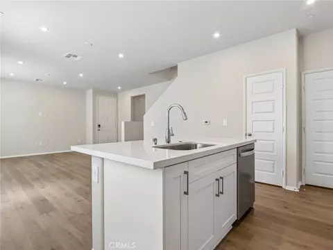 Kitchen - 40118 Campos Elegantes, Temecula, CA 92591 photo 5 of 5