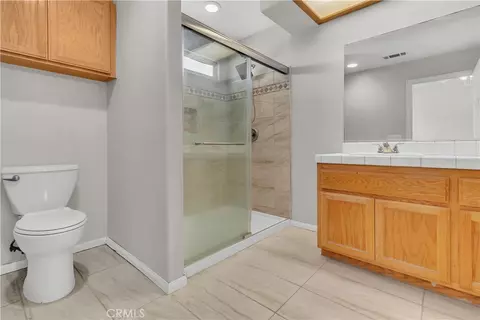 Bath - 13473 Rochester, Phelan, CA 92371 photo 1 of 3