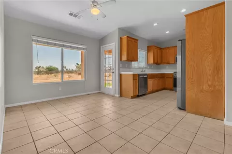 Living - 13473 Rochester, Phelan, CA 92371 photo 1 of 4