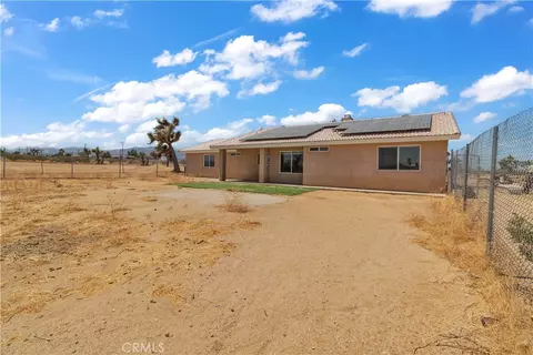 Exterior - 13473 Rochester, Phelan, CA 92371 photo 7 of 10