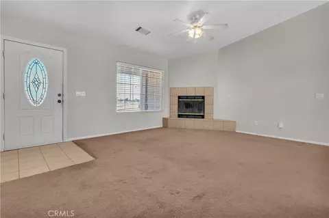 Living - 13473 Rochester, Phelan, CA 92371 photo 3 of 4