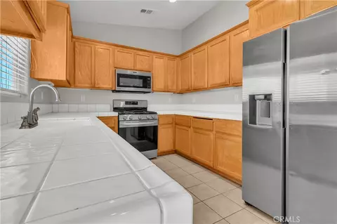 Kitchen - 13473 Rochester, Phelan, CA 92371 photo 1 of 4