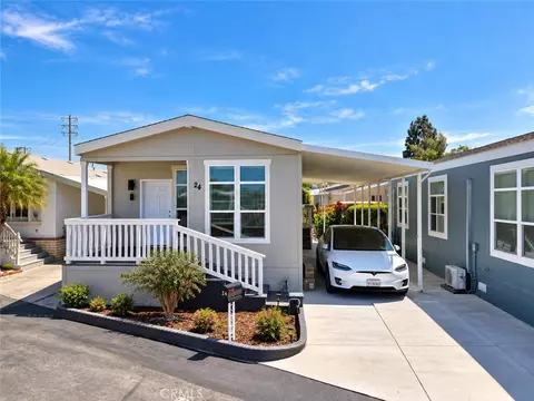 903 W 17th St #24, Costa Mesa, CA 92627