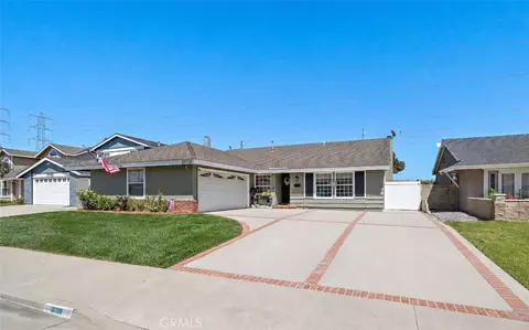 20712 Spindrift Ln, Huntington Beach, CA 92646