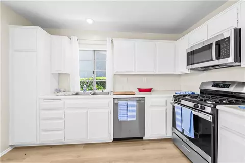 Kitchen - 12525 Pinehurst, El Monte, CA 91732 photo 3 of 4