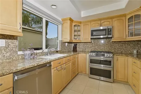 Kitchen - 6369 Nestle, Tarzana, CA 91335 photo 2 of 5