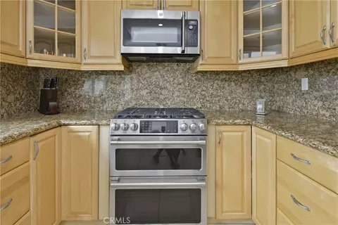 Kitchen - 6369 Nestle, Tarzana, CA 91335 photo 4 of 5