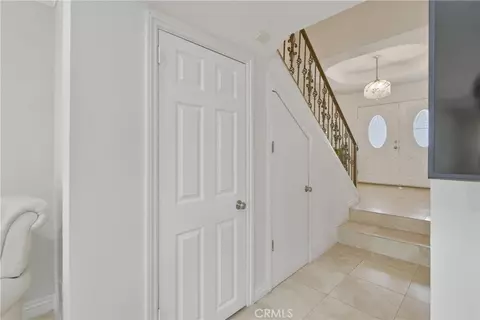 Entry Way - 6369 Nestle, Tarzana, CA 91335 photo 5 of 8