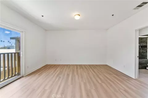 Living - 1590 Locust, Pasadena, CA 91106 photo 6 of 7
