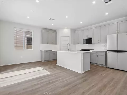Kitchen - 40106 Campos Elegantes, Temecula, CA 92591 photo 1 of 3