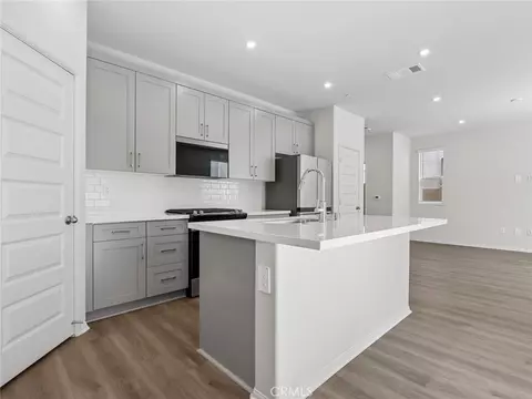 Kitchen - 40106 Campos Elegantes, Temecula, CA 92591 photo 3 of 3