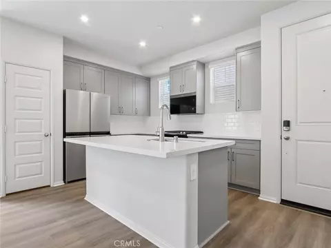 Kitchen - 40112 Campos Elegantes, Temecula, CA 92591 photo 2 of 2