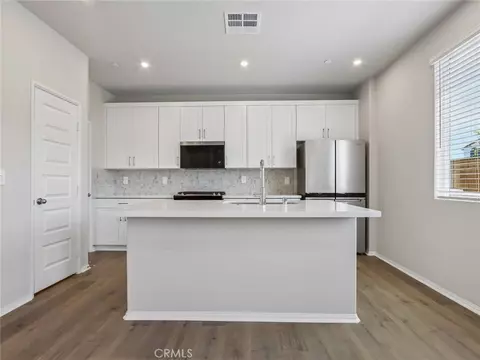 Kitchen - 28309 Via Reserva, Temecula, CA 92591 photo 2 of 3
