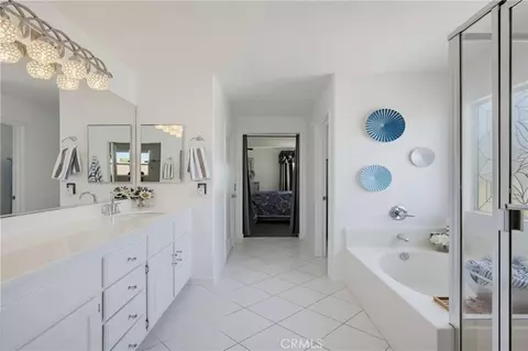 Bath - 9237 Meadow, Riverside, CA 92508 photo 3 of 4