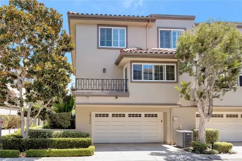 19372 Maidstone Ln, Huntington Beach, CA 92648