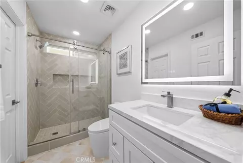 Bath - 1319 Las Lomas, Brea, CA 92821 photo 4 of 4
