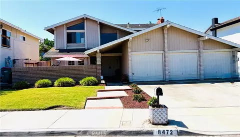 8472 Deepview Dr, Huntington Beach, CA 92646