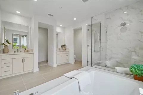 Bath - 212 Sutters Ml, Irvine, CA 92602 photo 2 of 5