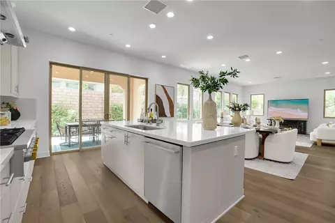 Kitchen - 212 Sutters Ml, Irvine, CA 92602 photo 4 of 5