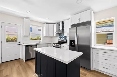 Kitchen - 420 Olive, Long Beach, CA 90802 photo 2 of 3